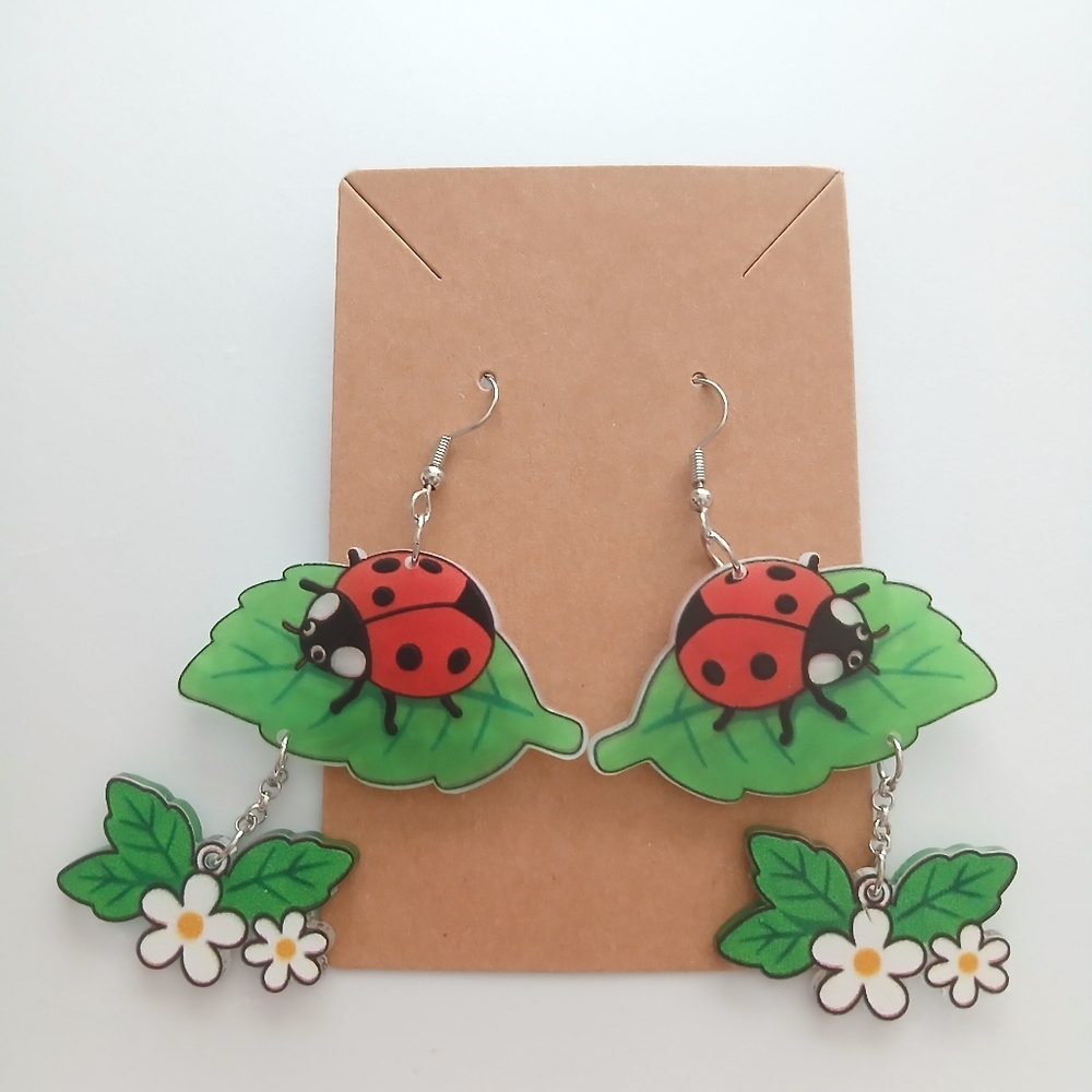Fashion Jewelry Red Ladybug Leaf Dangle Earrings - Picture 1 of 4